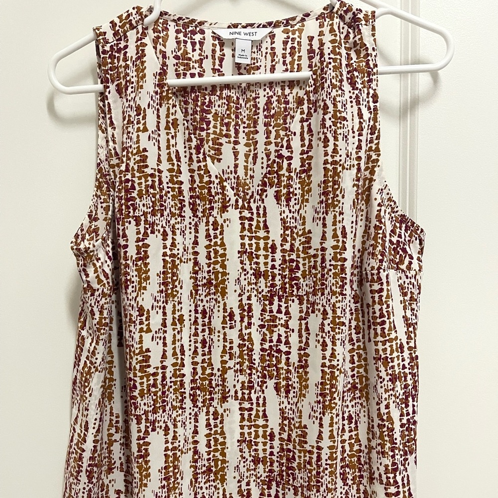 Women’s Nine West sleeveless summer blouse